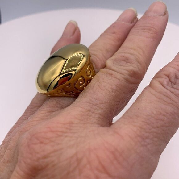 Bracelet, cuff, mirror gold colour stainless steel, hammered texture, large - Picture 8 of 16